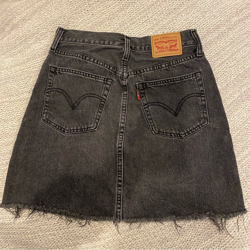 Levi’s Black Denim Miniskirt Size 27